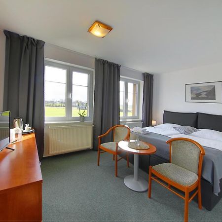 Hotel Brada Jičín エクステリア 写真