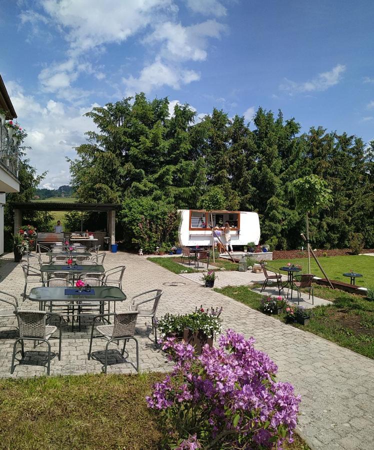 Hotel Brada Jičín エクステリア 写真