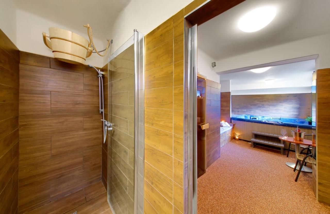 Hotel Brada Jičín エクステリア 写真