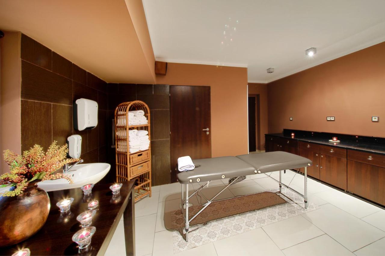 Hotel Brada Jičín エクステリア 写真