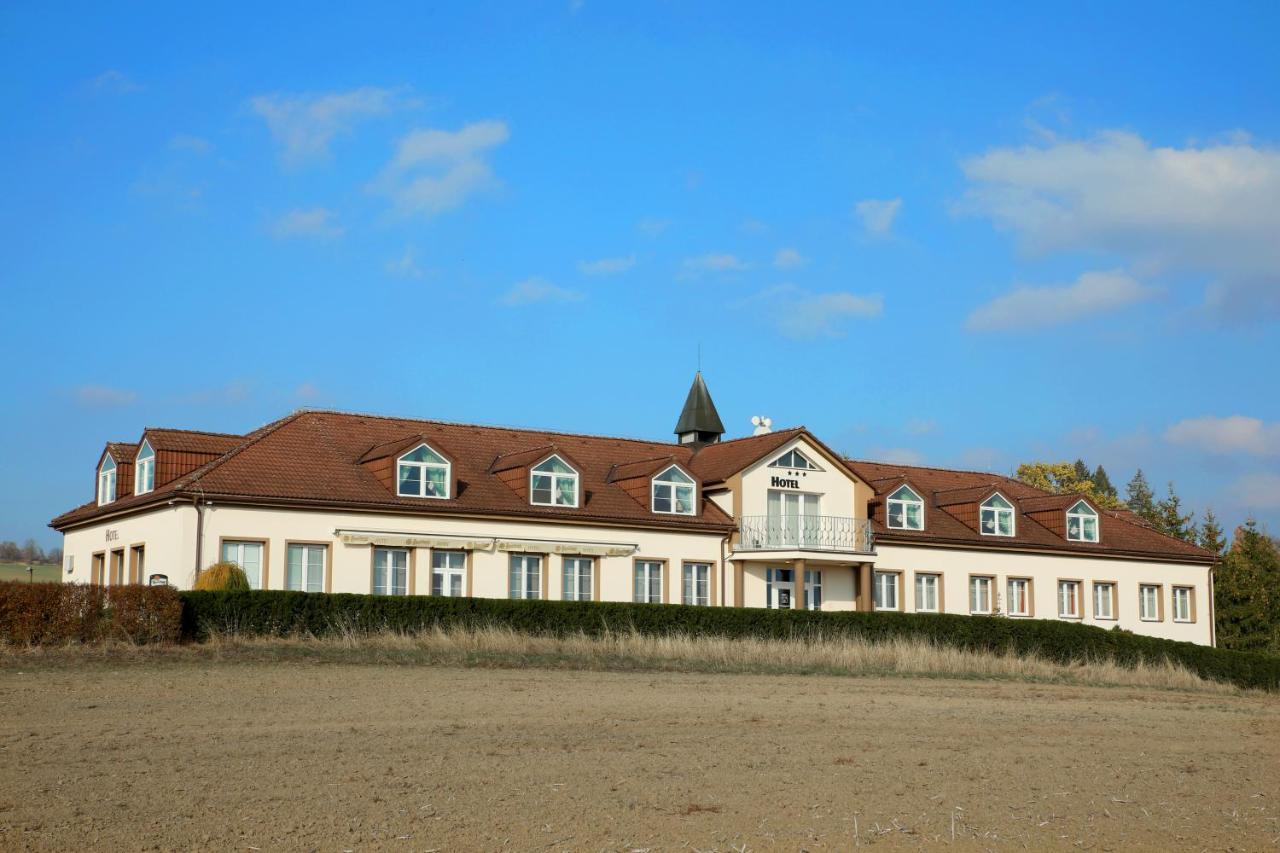 Hotel Brada Jičín エクステリア 写真