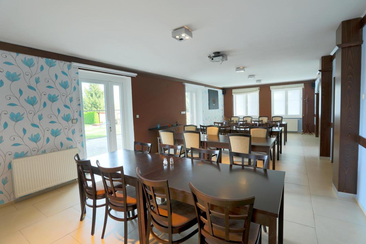 Hotel Brada Jičín エクステリア 写真