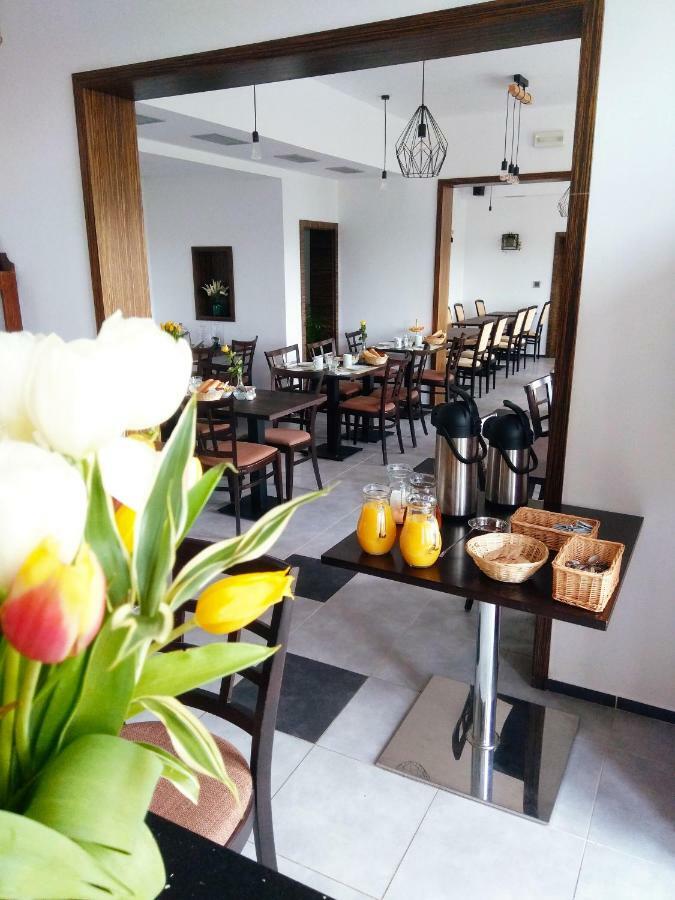 Hotel Brada Jičín エクステリア 写真