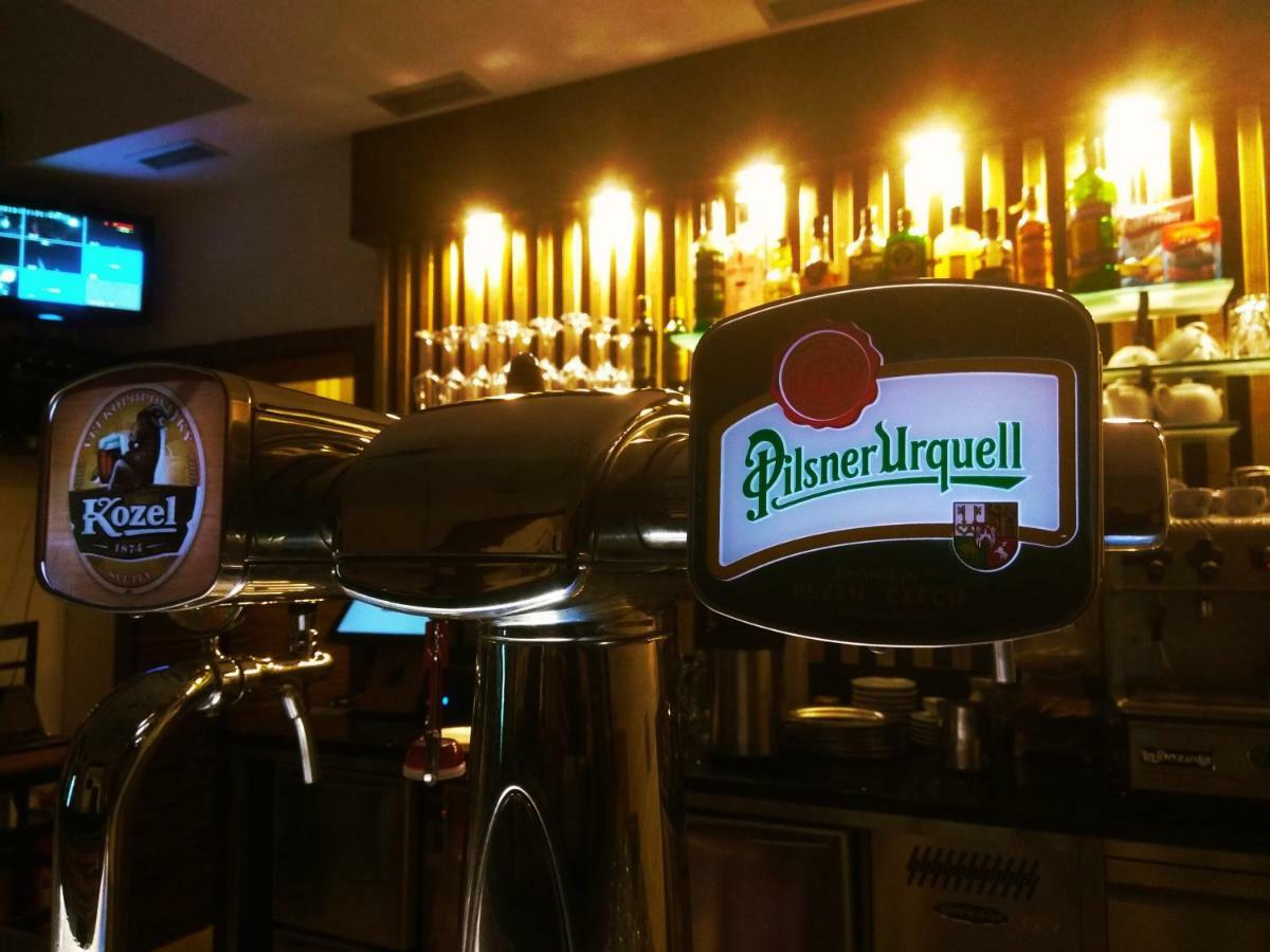 Hotel Brada Jičín エクステリア 写真